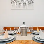 Ema's Olive Garden 2 -private Parking, 10 Min Drive From Sandy *