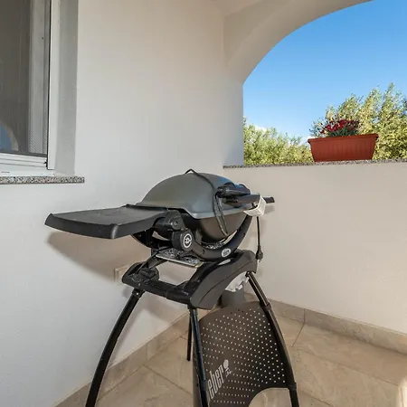 Ema's Olive Garden 2 -private Parking, 10 Min Drive From Sandy * Policnik