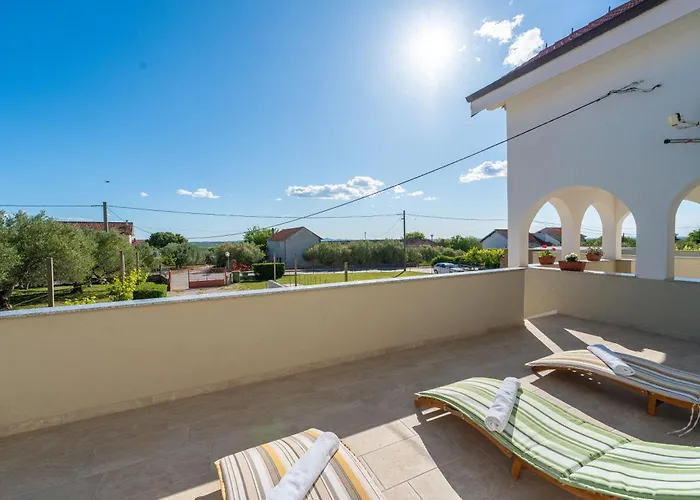 Apartmán Ema's Olive Garden 2 -private Parking, 10 Min Drive From Sandy *