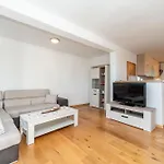 Ema's Olive Garden 2 -private Parking, 10 Min Drive From Sandy * Policnik