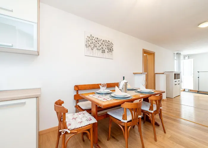 Apartamento Ema's Olive Garden 2 -private Parking, 10 Min Drive From Sandy *