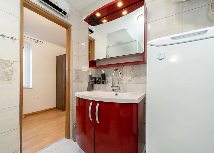 Apartamento Ema's Olive Garden 2 -private Parking, 10 Min Drive From Sandy *