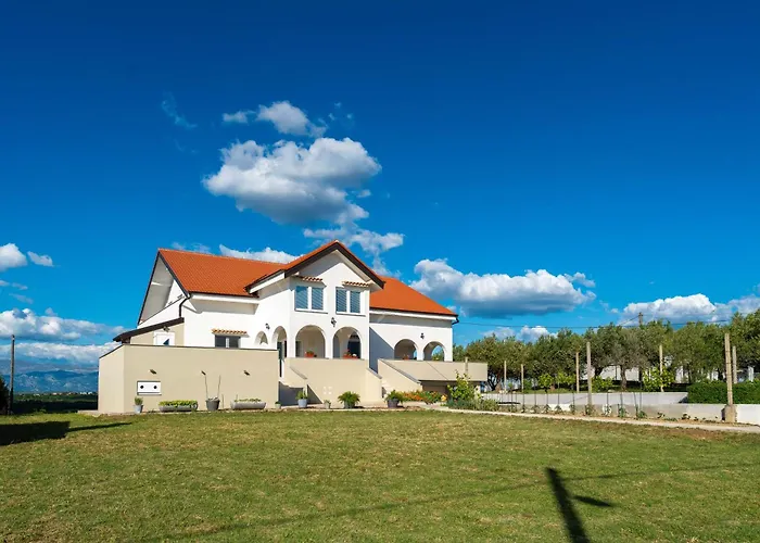 Ema's Olive Garden 2 -private Parking, 10 Min Drive From Sandy *